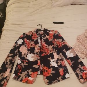 Floral print navy blazer